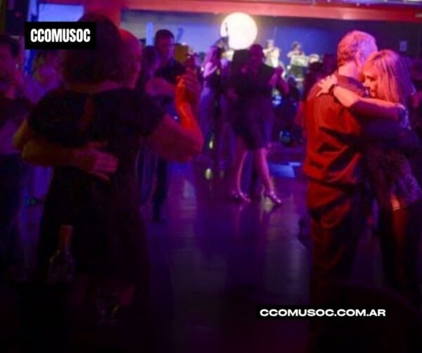 Bailando